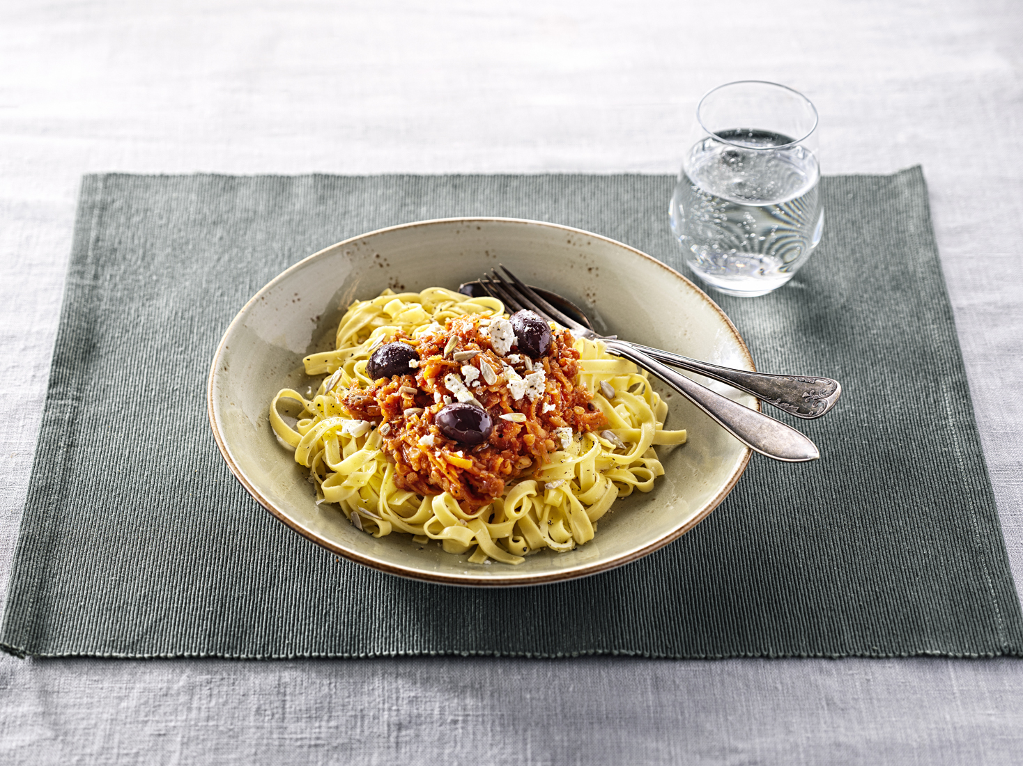 Pastasås med morot och röda linser